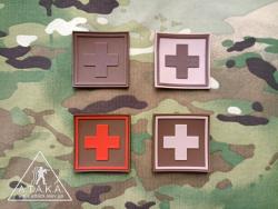 нашивка MEDIC CROSS на фоне MULTICAM 