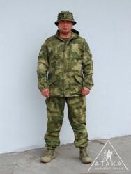 Костюм выполнен в современном военно-полевом покрое